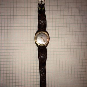 Men’s Vintage Gold Watch w/crocodile leather band